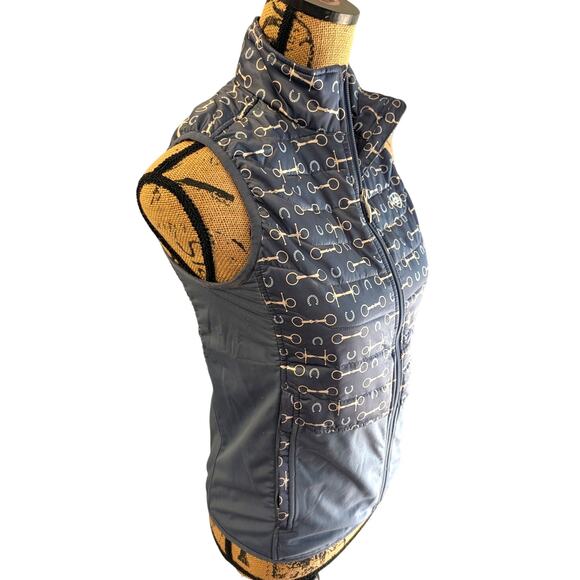 Ariat Tek Vest Ariatkek Quilted Riding Barn Vest Blue Snaffle Bit Pattern XS - Picture 2 of 12